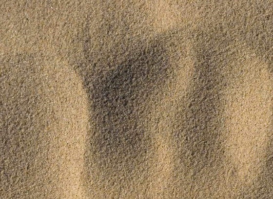 Сухой строительный песок
