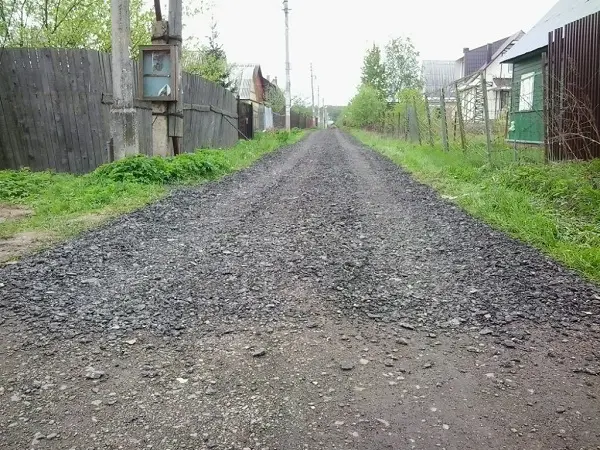 Дорога из асфальтовой крошки обойдется дешевле, чем из щебня