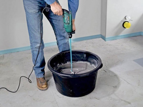 Перемешивание бетонной смеси в домашних условиях