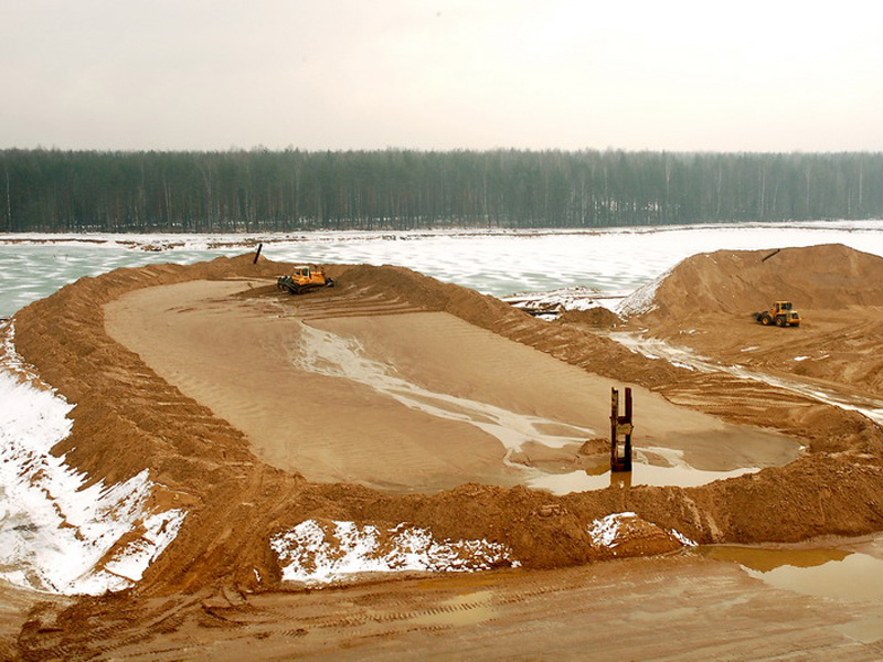 Речной песок также используют в сельском хозяйстве для подготовки грунтовых смесей